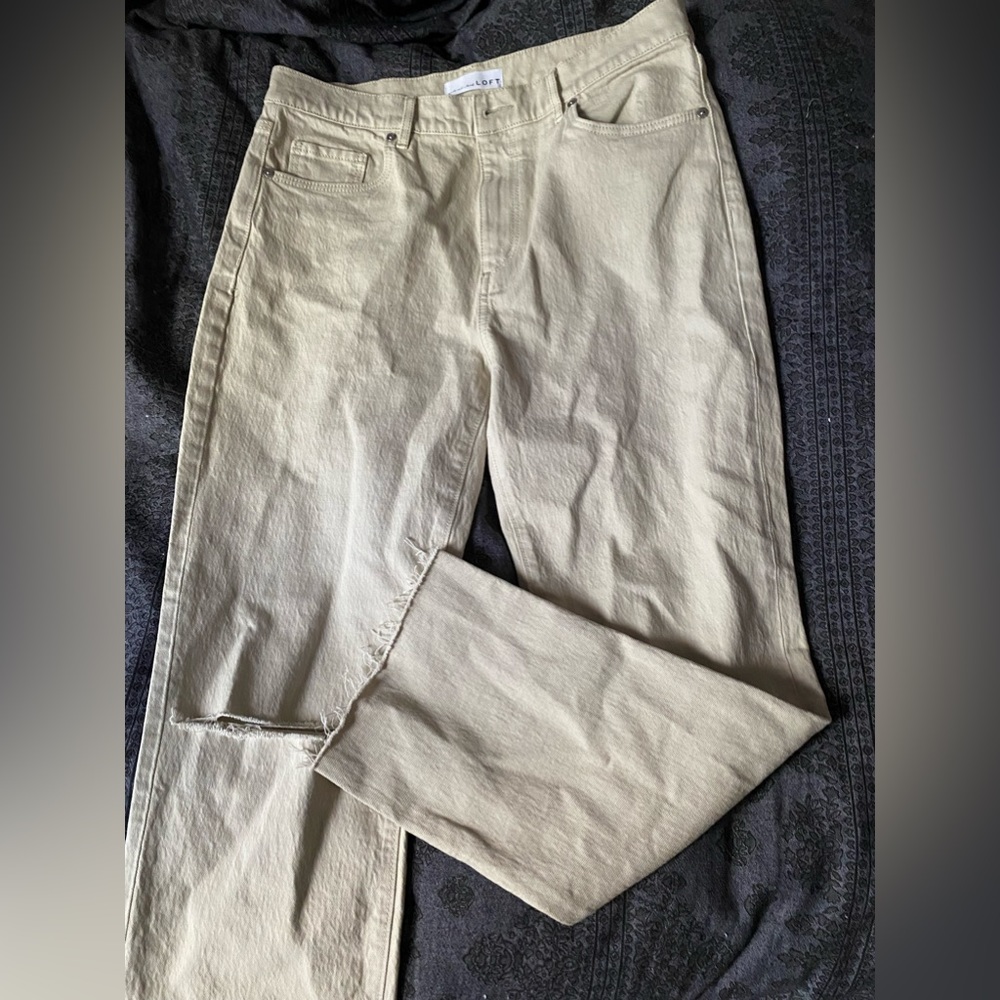 Wide-leg khaki jeans